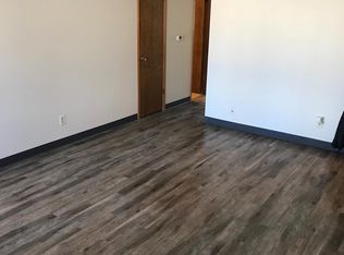 210 32nd St NE, Cedar Rapids, IA 52402