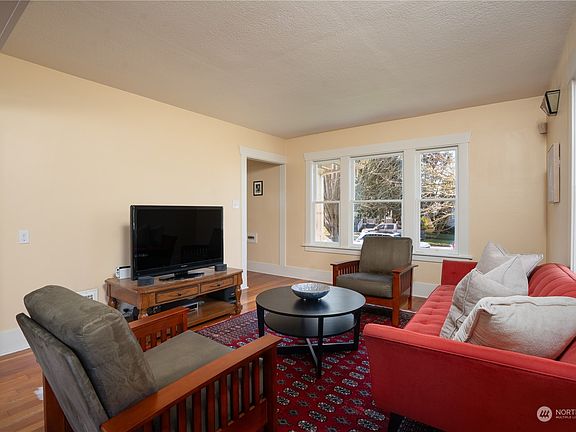 5th image of 4023 S G Street