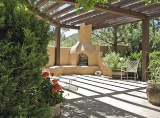 1211 La Rambla, Santa Fe, NM 87505