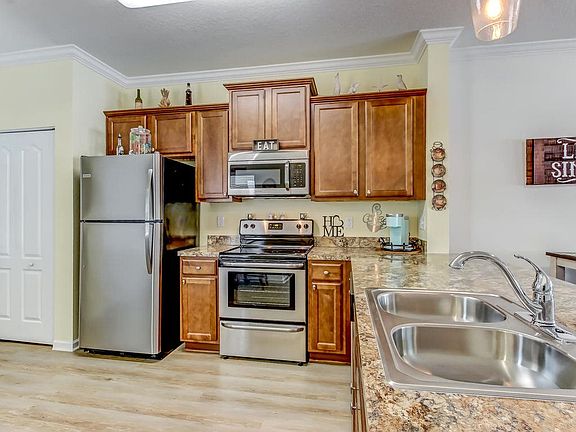 5th image of 117 Whitland Way