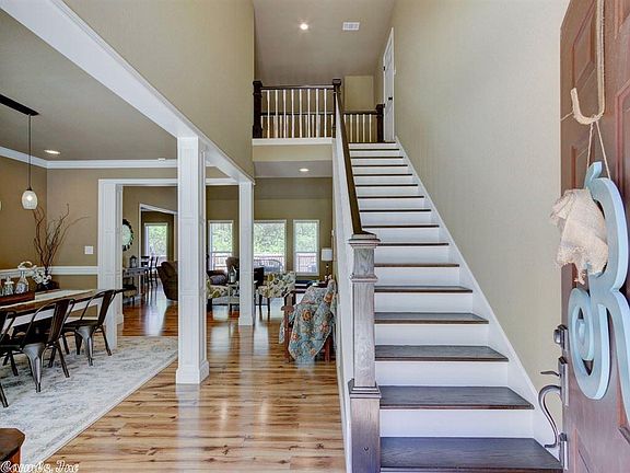 3rd image of 106 Hunterscove Ln