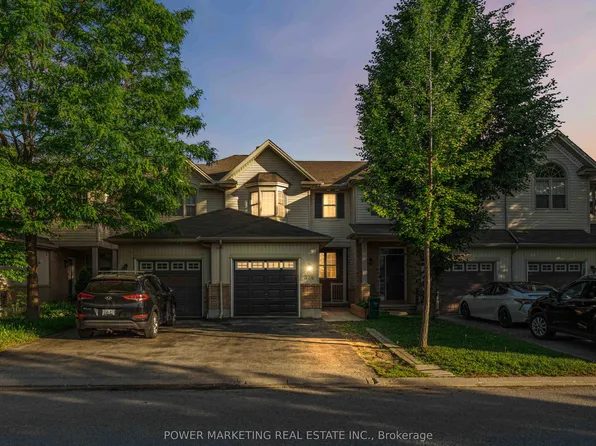326 Applecross Cres, Ottawa, ON K2K 0C4
