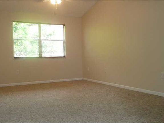4th image of 10831 NW 8th St #7U7