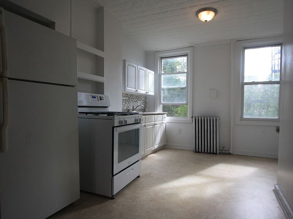 1st image of 276 19th St APT 3