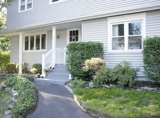 1 Karen Dr, Saratoga Springs, NY 12866