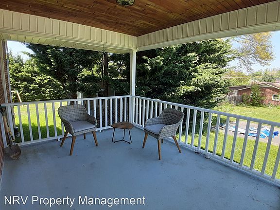 4th image of 14 Grand View Dr