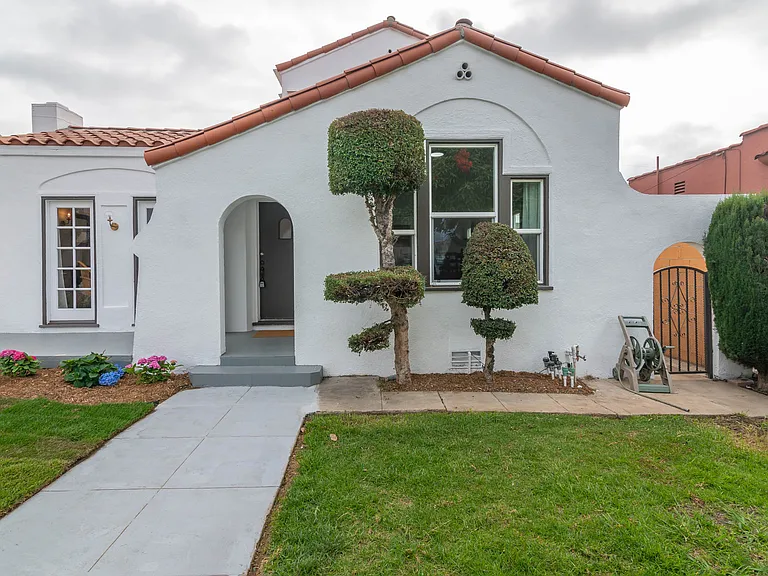 7319 S Hobart Blvd — Photo 38