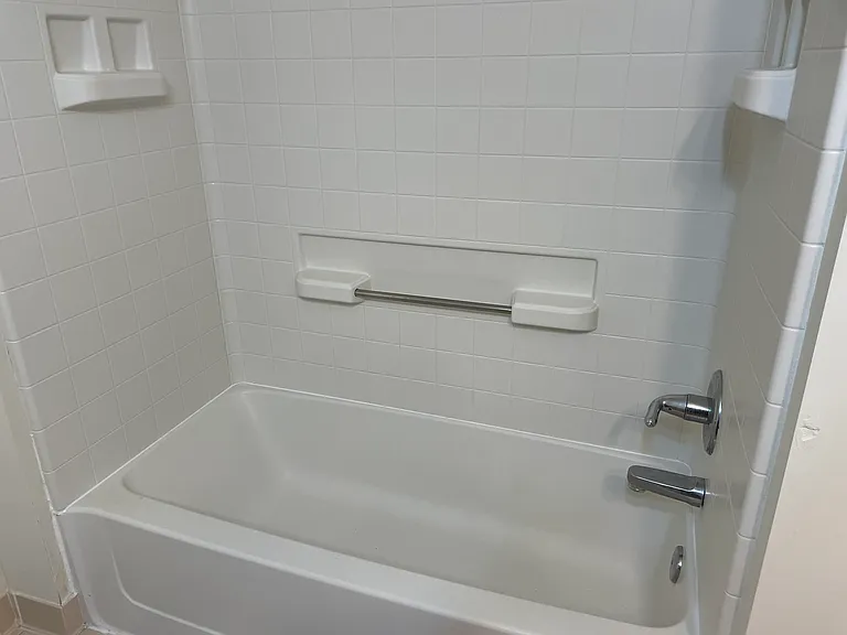 1407 Ashford Ct — Photo 4