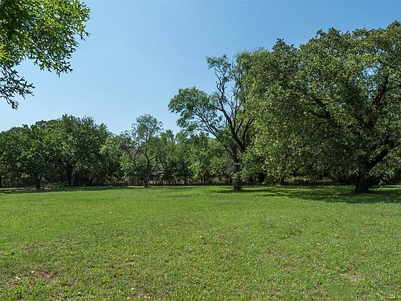 4th image of 498 Norman Dr