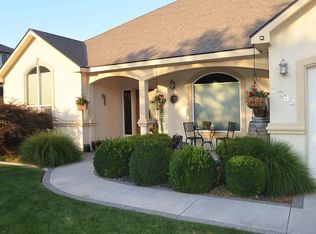 2882 Lorayne J Blvd, Richland, WA 99352
