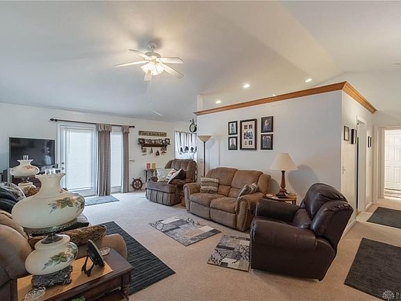 3rd image of 400 Harpwood Dr