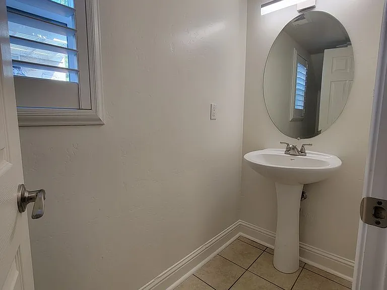 1537 N Pisa St — Photo 5