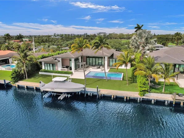 1651 Diplomat Pkwy, Hallandale, FL 33009