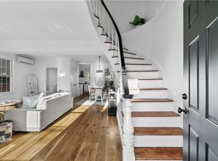 14 Barney St, Newport, RI 02840