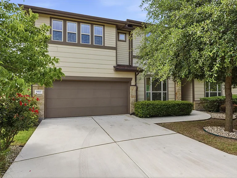 9507 McKnight Loop — Photo 1