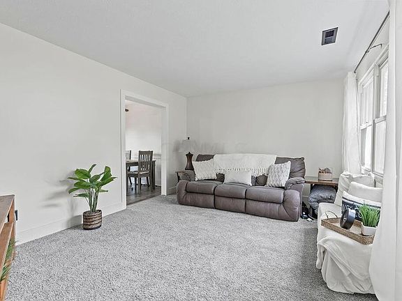 4th image of 3645 Manila Dr