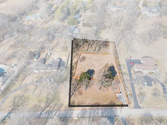 4th image of 9026 Meadowlawn Dr