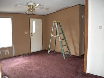 1997 24 x 52 Redman Livingroom