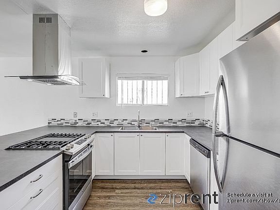 4th image of 600 W 73rd St