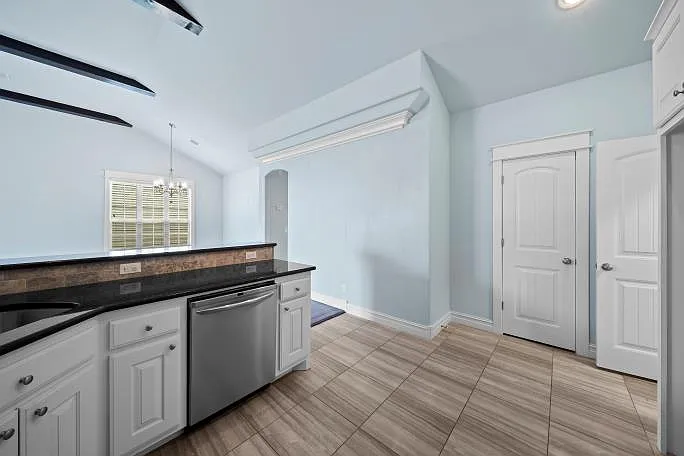 3742 W Austin St — Photo 13