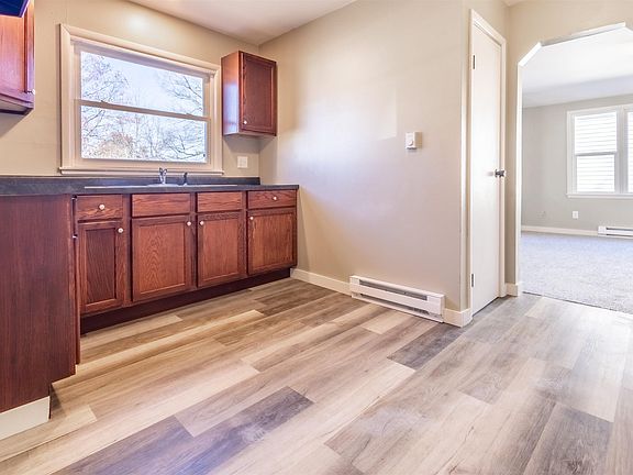 4th image of 5409 Webster St