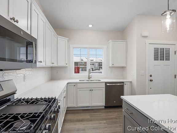 4th image of 2817 W Cobblestone Ct SE #11