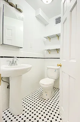 Rented by City Connections Realty | media 26