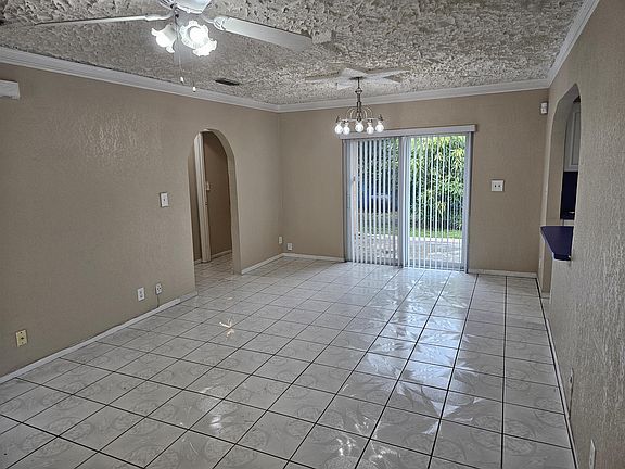 5th image of 891 NW 34th Way