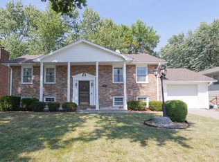 745 Meadowbrook Cir, Moberly, MO 65270