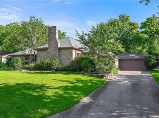 2802 Apple Creek Cir, Bryan, TX 77802