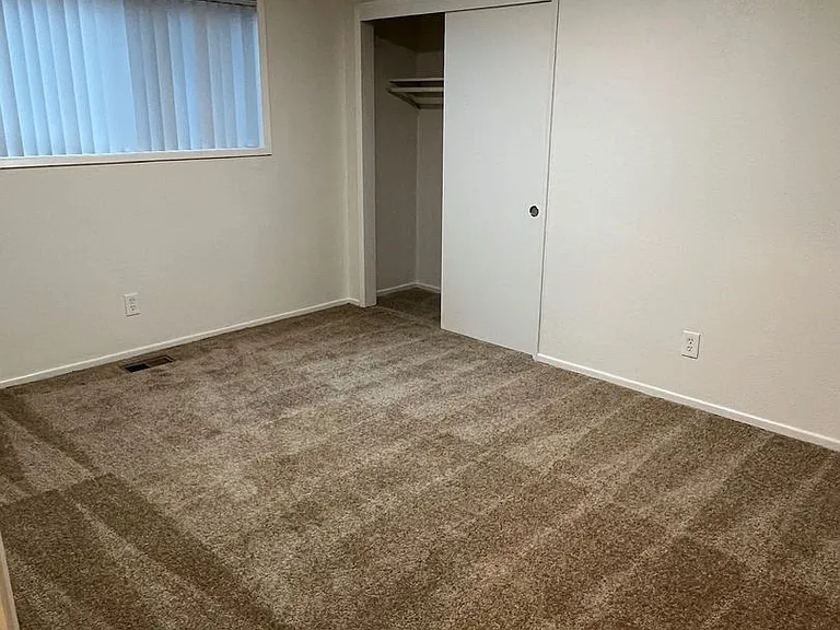1341 W Hayes St — Photo 16