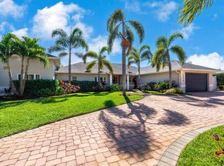 1774 Meadowood St, Sarasota, FL 34231