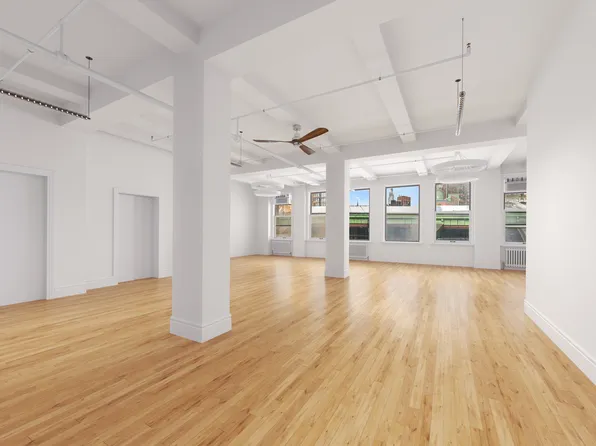 118 East 25th Street 8 image 3 of 11