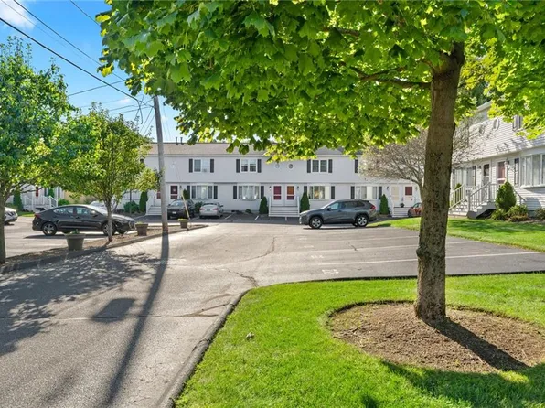23 Benefit St APT 16, Warwick, RI 02886
