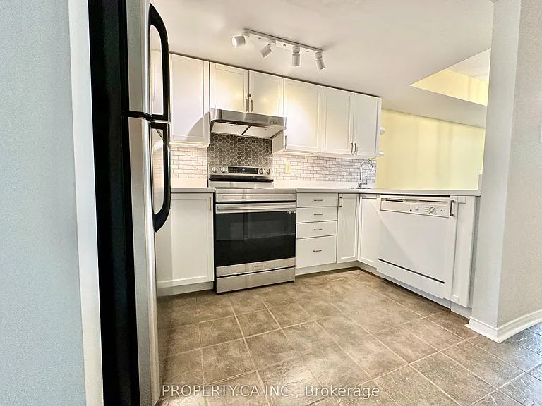 40 Merchant Ln #116 — Photo 11