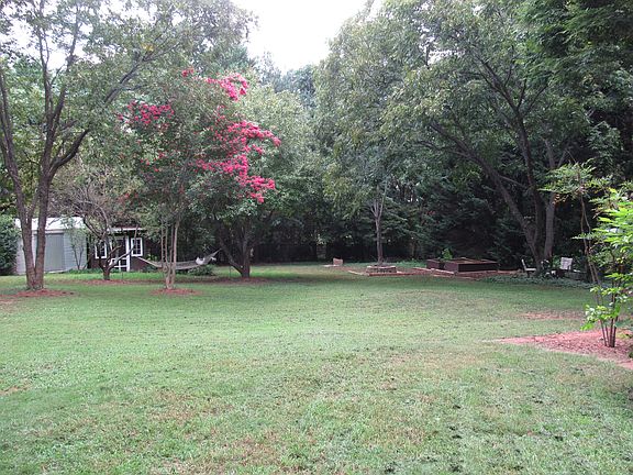 5th image of 14 Saddlewood Ln