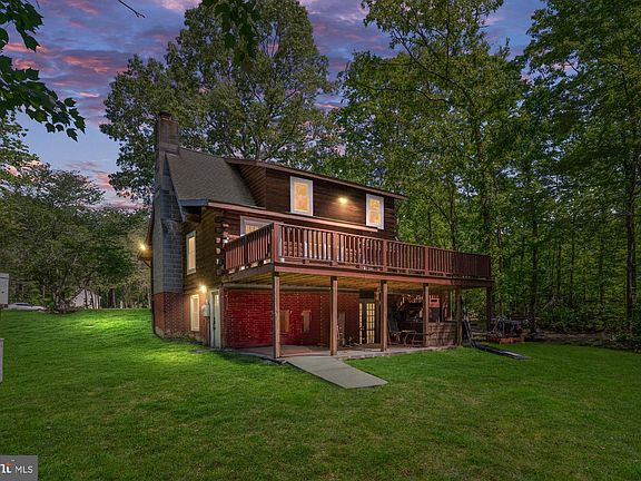 3rd image of 2 Heights Ct