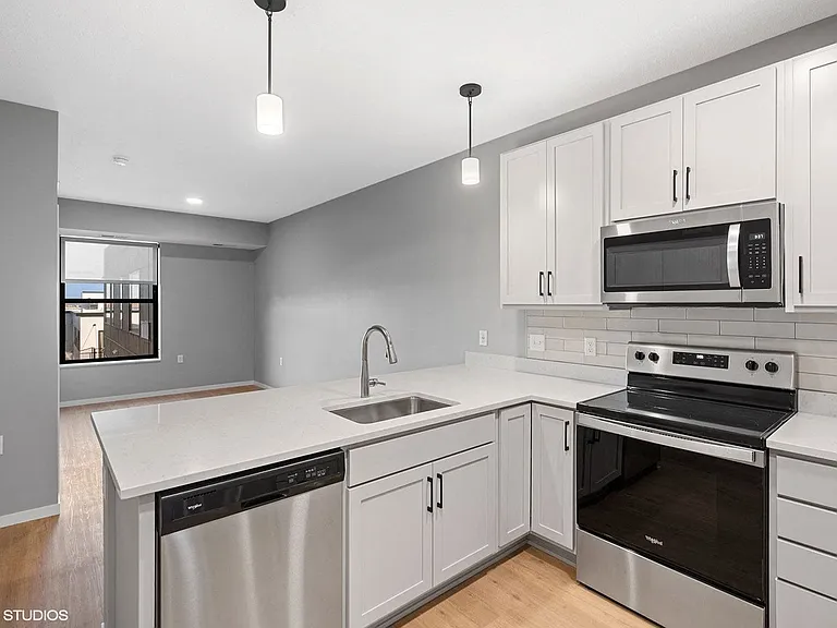 Lago Apartments — Photo 172