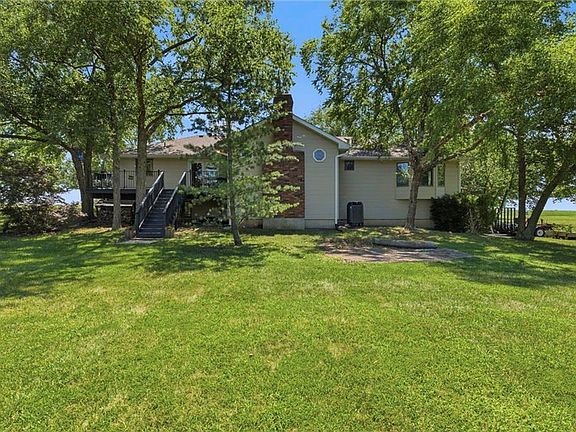 4th image of 1116 W Hubach Hill Rd
