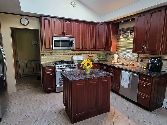 2nd image of 295 Astor Dr