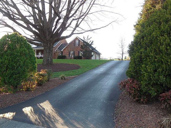 5th image of 46 Firestone Dr