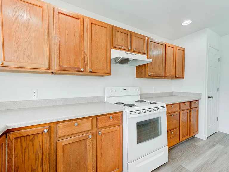 1094 Longbow Ln #D — Photo 7