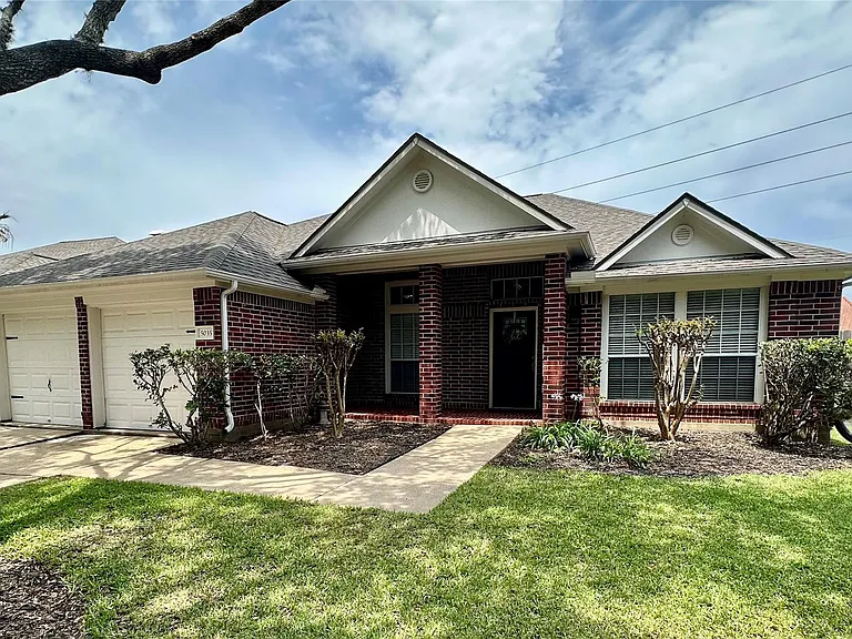 5035 Chappel Hill Dr — Photo 1