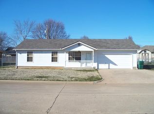 701 W 47th Pl S, Sand Springs, OK 74063