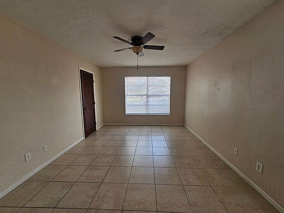 5th image of 3815 SE 15th Pl APT 1