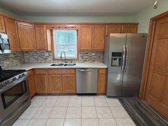 4th image of 254 Willow St