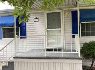 8523 Springwood Ct, Roscoe, IL 61073