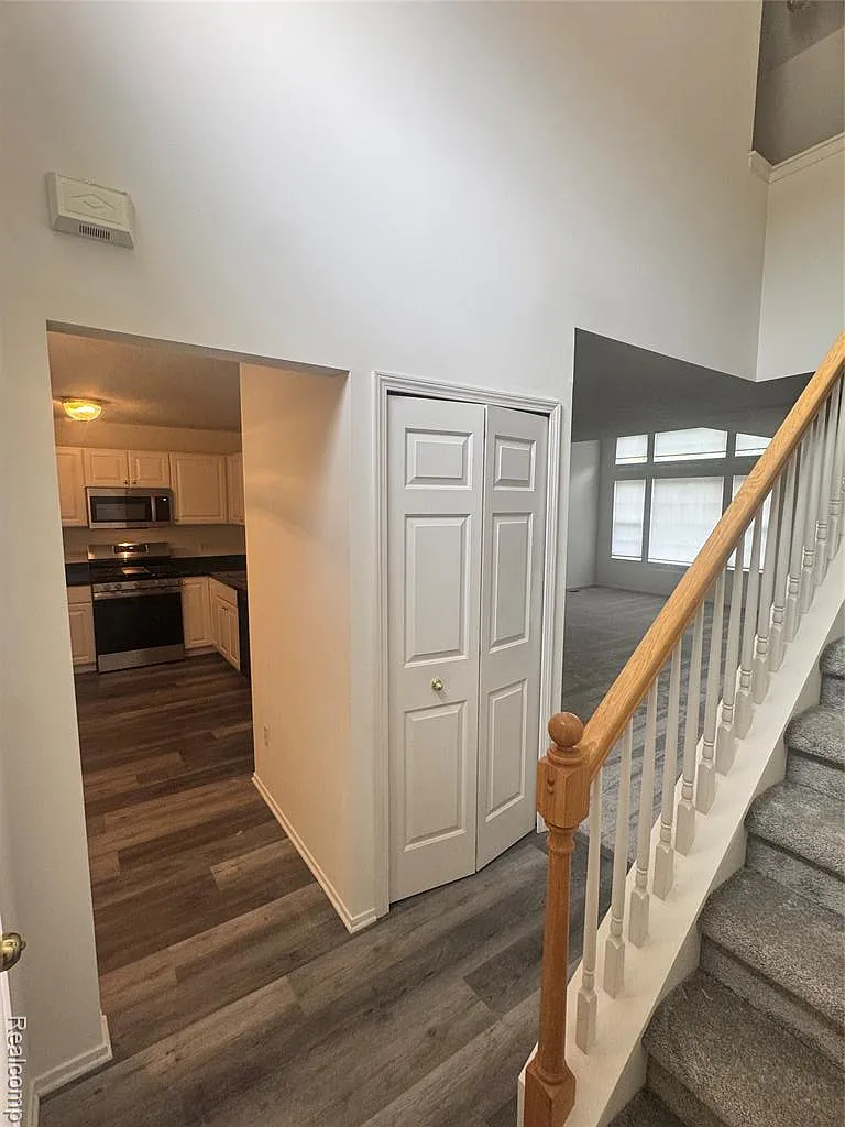 2 bed, 2.5 bath, 1438 sqft, $2,500 — Photo 4