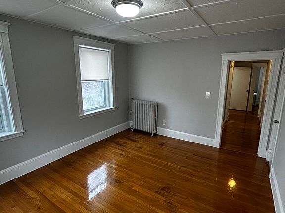2nd image of 15 Russell St #4