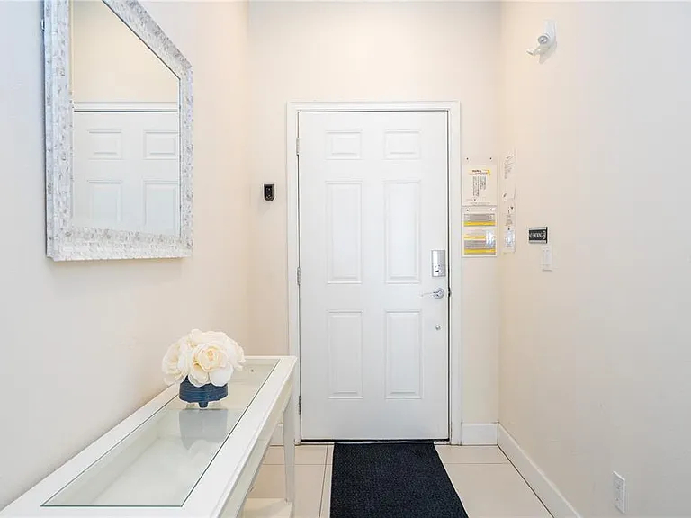 1615 Retreat Cir — Photo 18